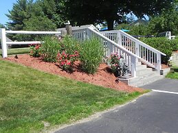 Elmwood Resort Hotel