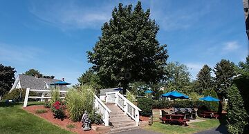 Elmwood Resort Hotel