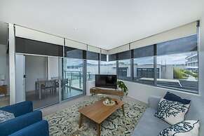 Accommodate Canberra - Lakefront