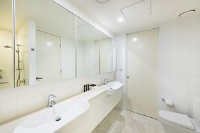 Accommodate Canberra - Lakefront