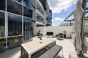 Accommodate Canberra - Lakefront