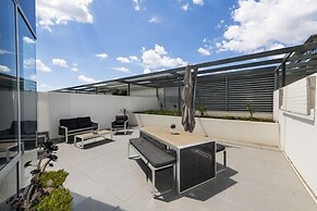 Accommodate Canberra - Lakefront