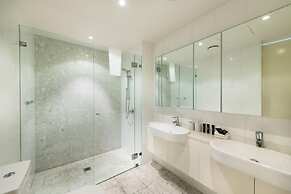 Accommodate Canberra - Lakefront