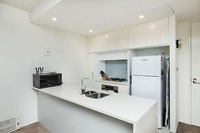 Accommodate Canberra - Lakefront