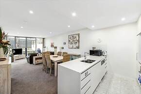 Accommodate Canberra - Lakefront