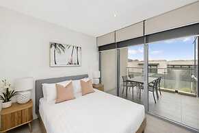 Accommodate Canberra - Lakefront