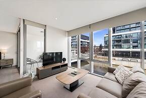 Accommodate Canberra - Lakefront