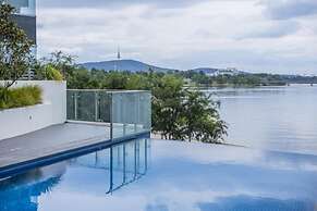Accommodate Canberra - Lakefront