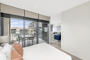 Accommodate Canberra - Lakefront