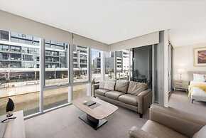 Accommodate Canberra - Lakefront