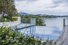 Accommodate Canberra - Lakefront