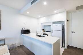 Accommodate Canberra - Lakefront