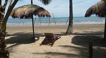 Peace & Love Beach Club