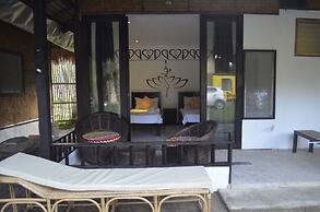 Peace & Love Beach Club