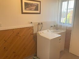 Kellraine Holiday Units