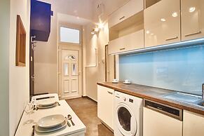 V27 Budapest Apartment