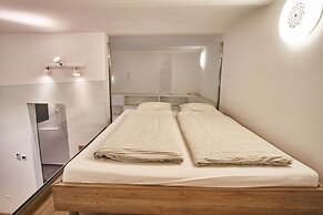 V27 Budapest Apartment