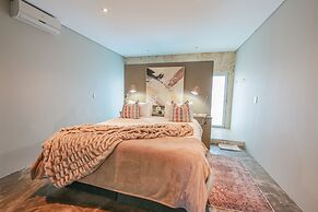 Suite 9 The Village
