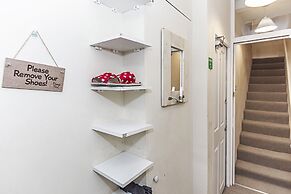 Greyhound Road Rooms