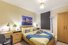 Greyhound Road Rooms