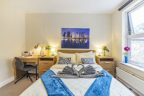 Greyhound Road Rooms