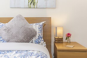 Greyhound Road Rooms