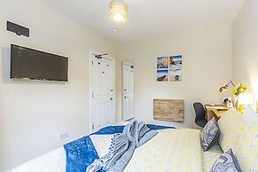 Greyhound Road Rooms