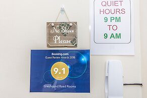 Greyhound Road Rooms