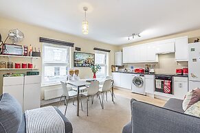 Greyhound Road Rooms