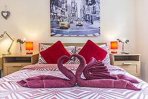 Greyhound Road Rooms