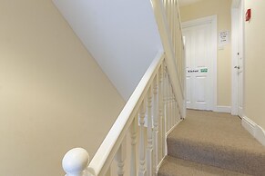 Greyhound Road Rooms