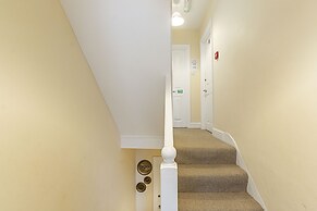 Greyhound Road Rooms