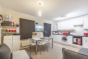 Greyhound Road Rooms