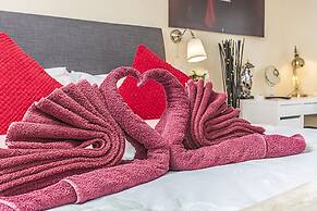 Greyhound Road Rooms