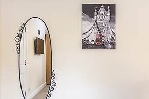 Greyhound Road Rooms