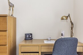 Greyhound Road Rooms