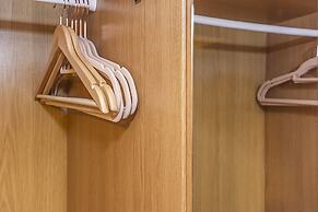 Greyhound Road Rooms