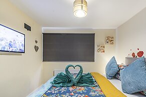 Greyhound Road Rooms