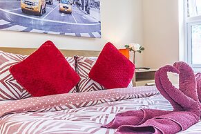 Greyhound Road Rooms