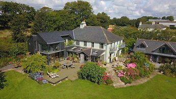 Downton Lodge Country B&B