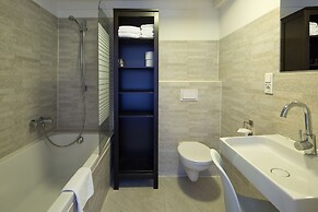 Amsterdam House Hotel