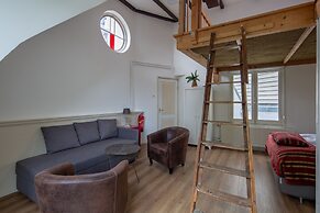 Amsterdam House Hotel