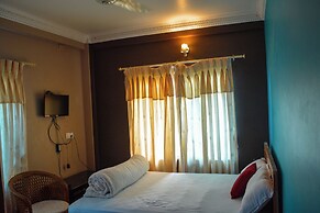 Hotel Young's Stupa