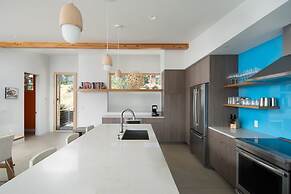 Timberline Haus 3 Bedroom Home by RedAwning