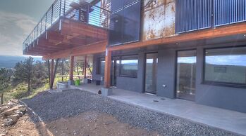 Timberline Haus 3 Bedroom Home by RedAwning