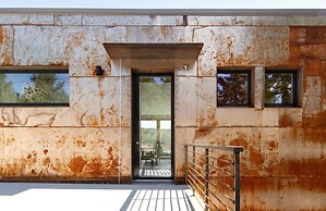 Timberline Haus 3 Bedroom Home by RedAwning