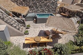 Rock Villas - Emporio | Pool, Jacuzzi, Castle View