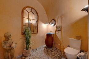 Rock Villas - Emporio | Pool, Jacuzzi, Castle View