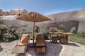 Rock Villas - Emporio | Pool, Jacuzzi, Castle View