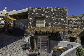 Rock Villas - Emporio | Pool, Jacuzzi, Castle View